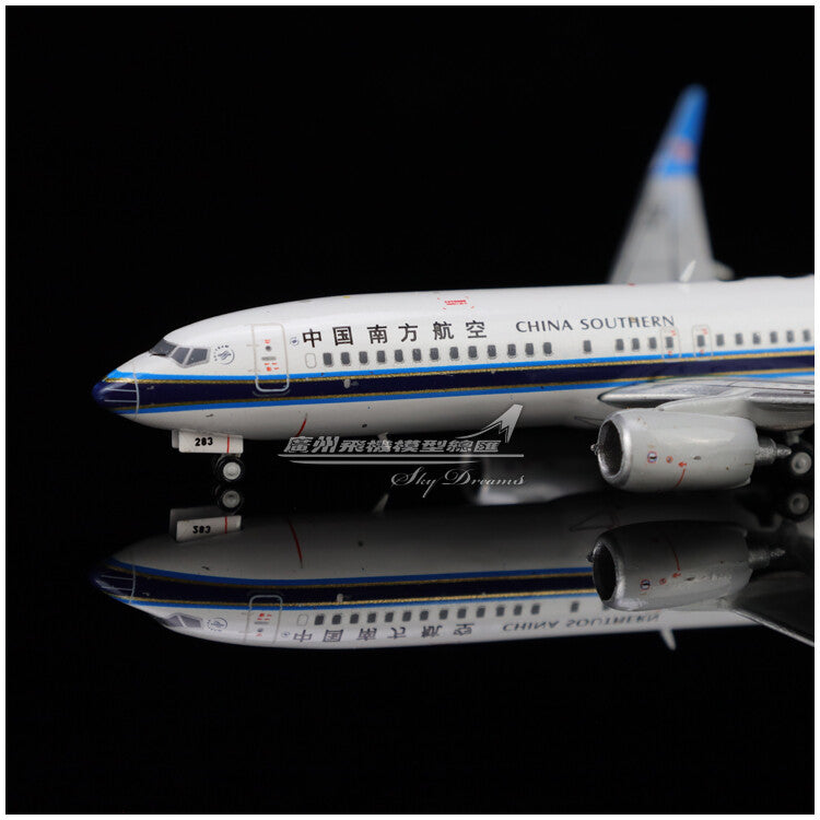 1:400 JC Wings CHINA SOUTHERN Boeing 737-800 Passenger Airplane Diecast Model