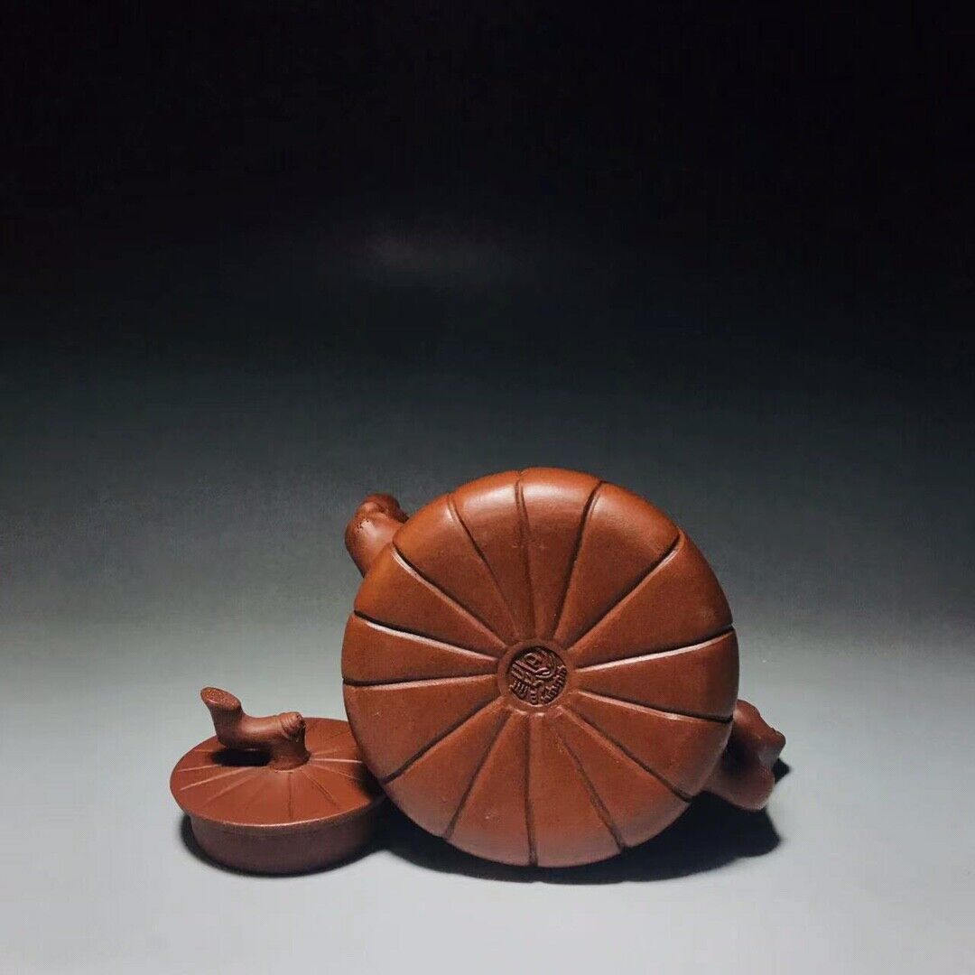 Chinese Yixing Zisha Clay Handmade Exquisite Teapot (瓜趣 底款:蒋蓉)