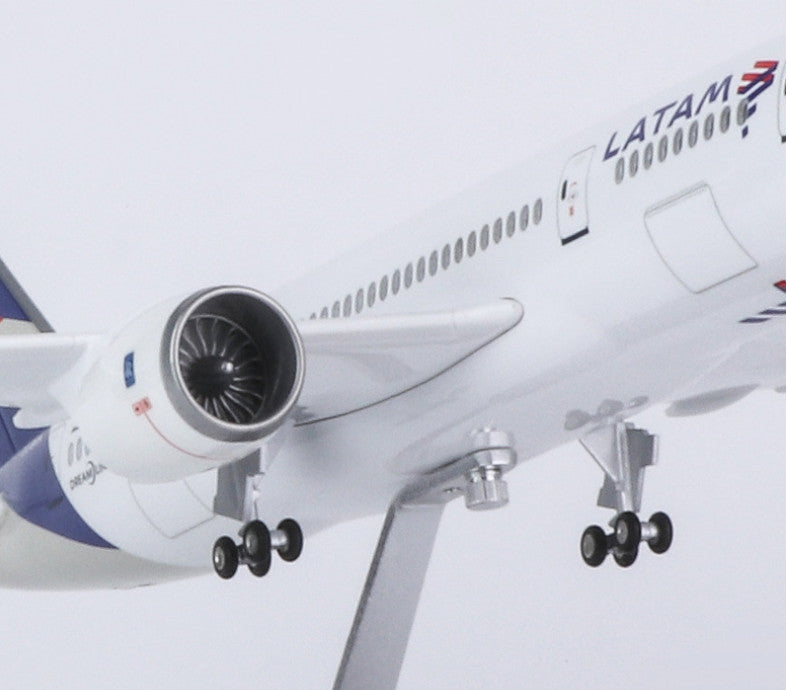 1:130 43CM LATAM BOEING 787 Airplane Landing Gear Resin Aircraft Plane Model