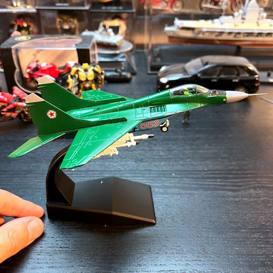 1:100 Mig 29 Fighter Green Painted Metal Model Weapon Wheel Fixed Support