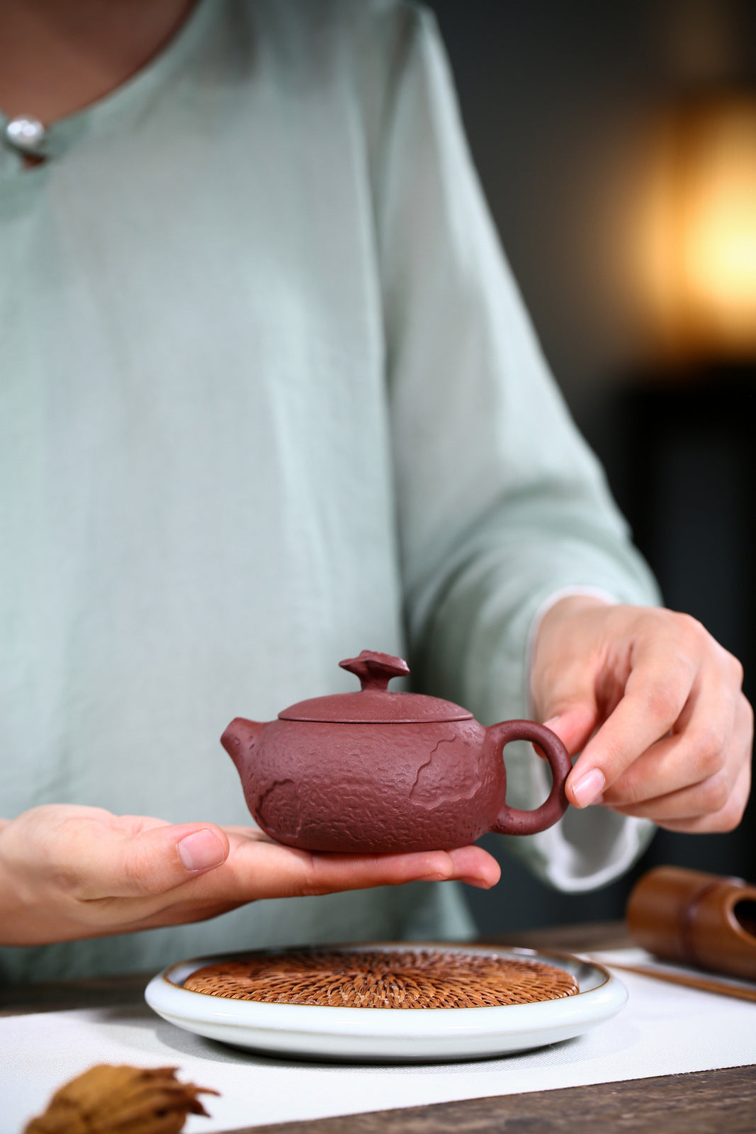 China Yixing Zisha Pottery Purple Clay Handmade 120cc Malleolar Stria Teapot