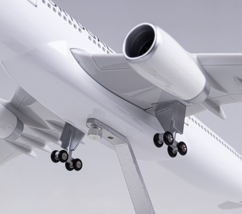 47CM 1:135 PORTUGAL AIRBUS A330 Passenger Airplane Landing Gears Resin Model