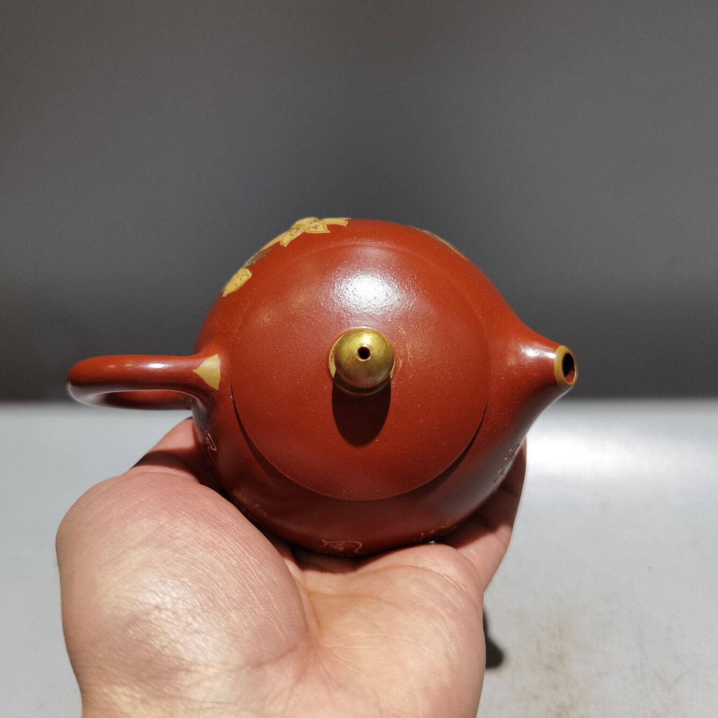 Chinese Yixing Zisha Clay Handmade Exquisite Teapot (描金西施壶 底款:顾景舟)