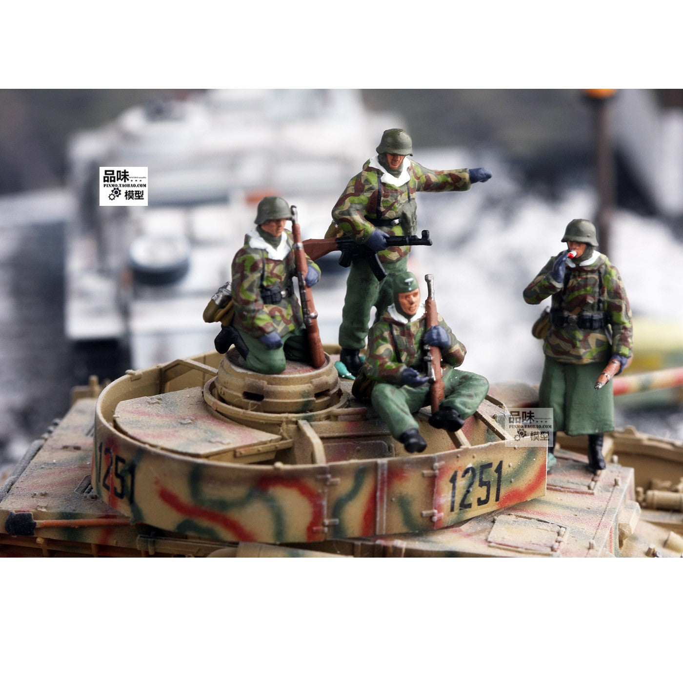 1/72 Homemade German Armored Tank Bombardier 4pcs Soldier Finished Colored Model