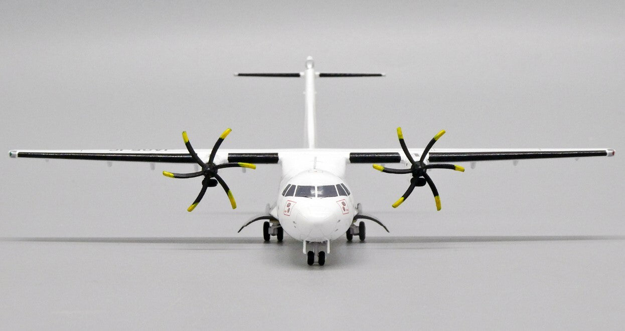 1:200 JC Wings Japan Air Commuter ATR42-600 Airplane Diecast Aircraft Model