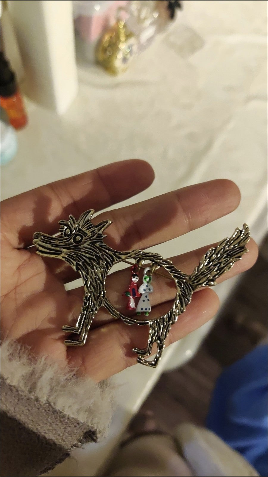 Vintage Wolf Hollow Brooch Cartoon Pendant Unisex Suit Lapel Pin Metal Jewelry