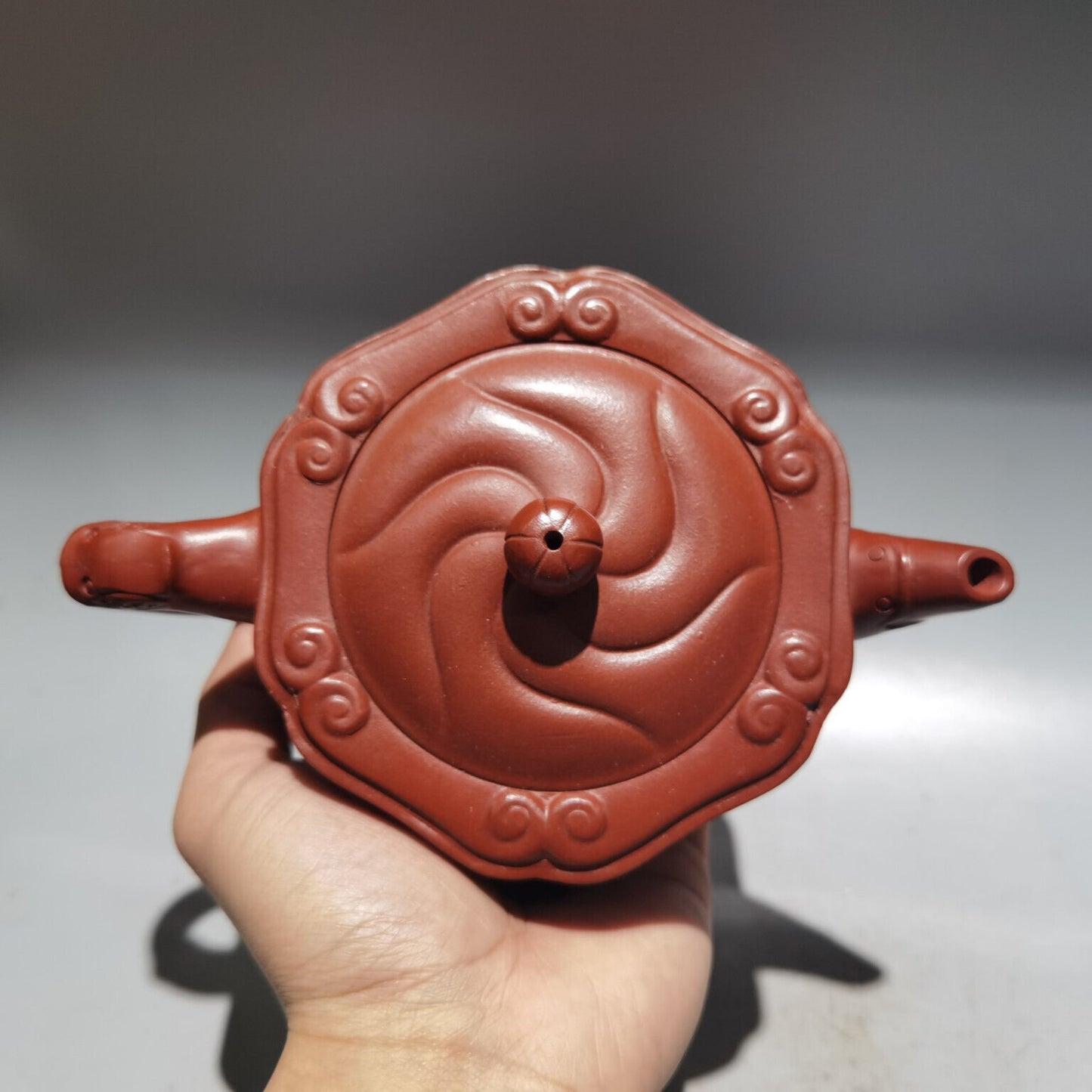 Chinese Yixing Zisha Clay Handmade Exquisite Teapot (云龙壶 底款:顾景舟)