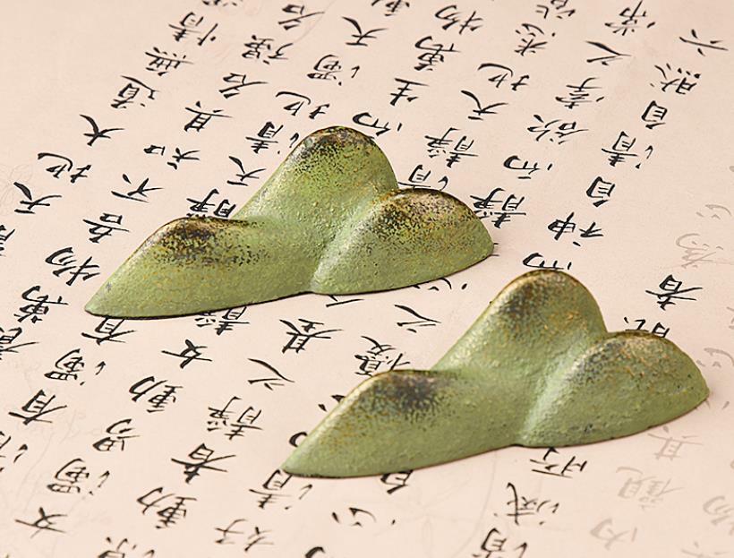 1pc Japanese Peak Metal Paperweight Brush Rest Calligraphy Painting Sumi-e Tool