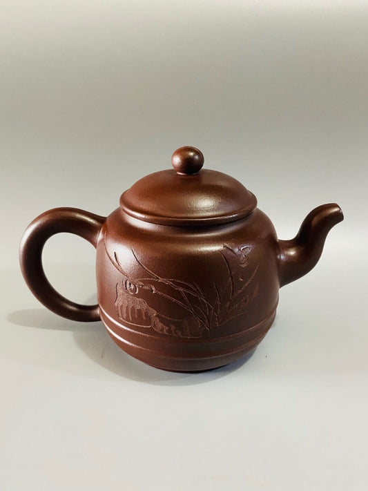 l-0Chinese Yixing Zisha Clay Handmade Exquisite Teapot (温其如玉刻绘壶 底款:顾景舟)