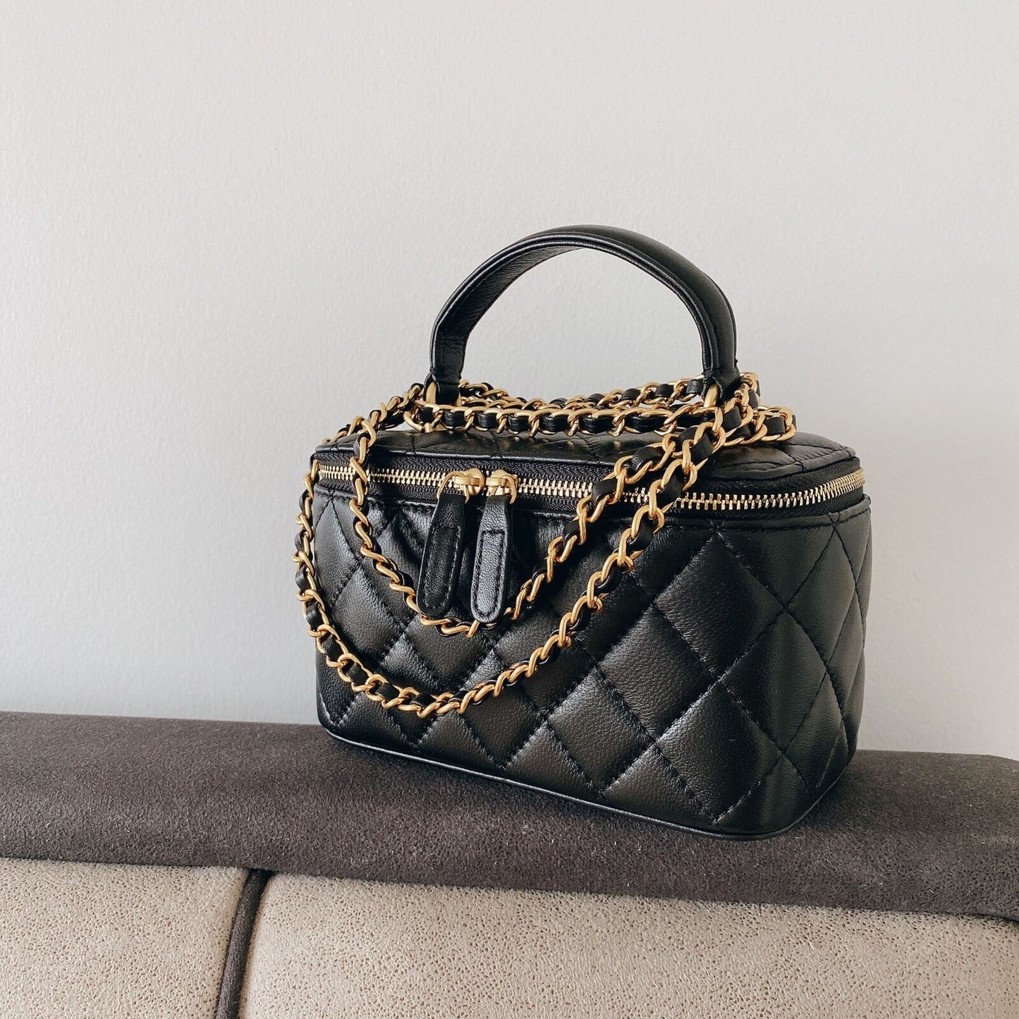 Quilted Lambskin Leather Vanity Case Chain Box Shoulder Bag ClutchTote Purse