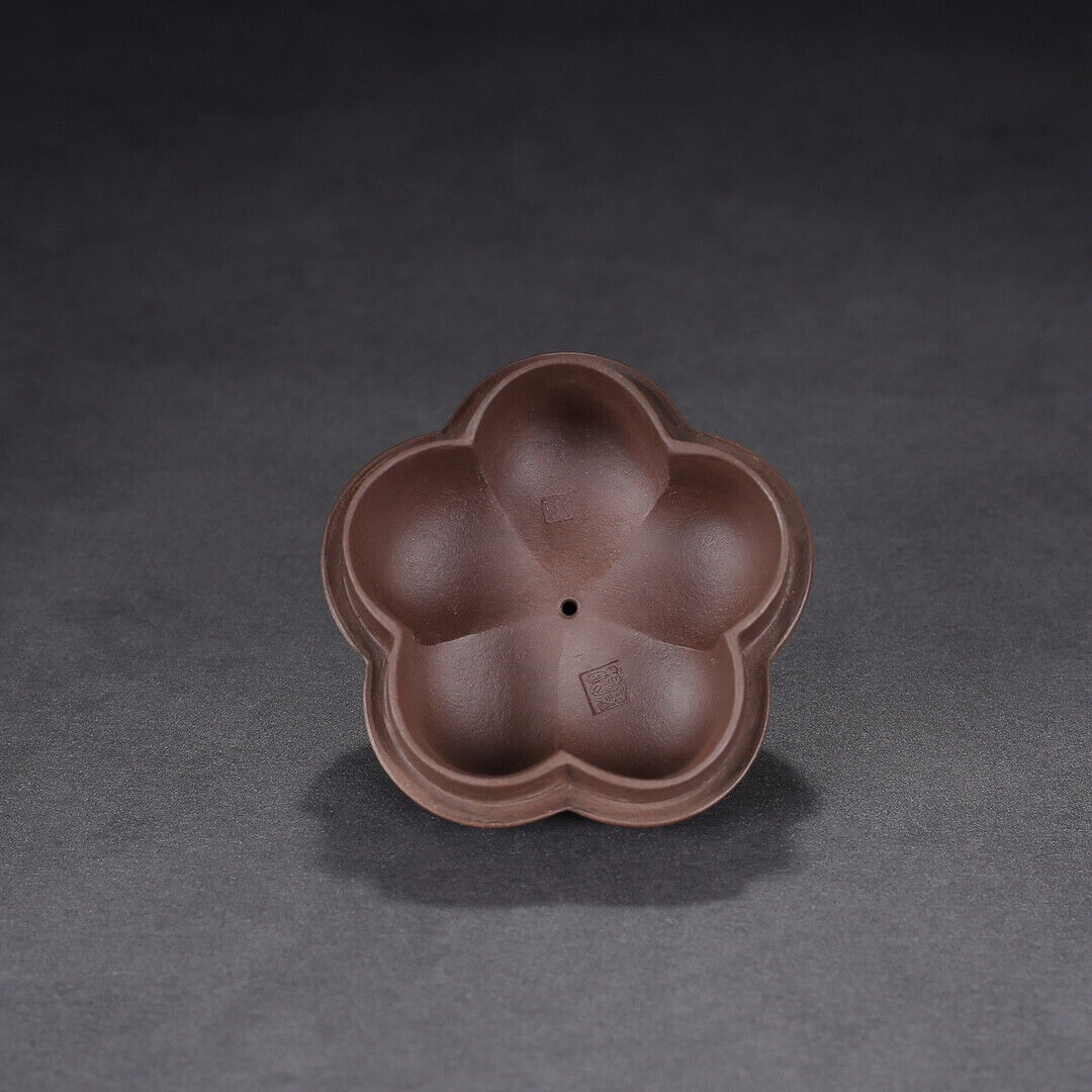 Chinese Yixing Zisha Clay Handmade Exquisite Teapot (上合桃 盖款:汪宝根)