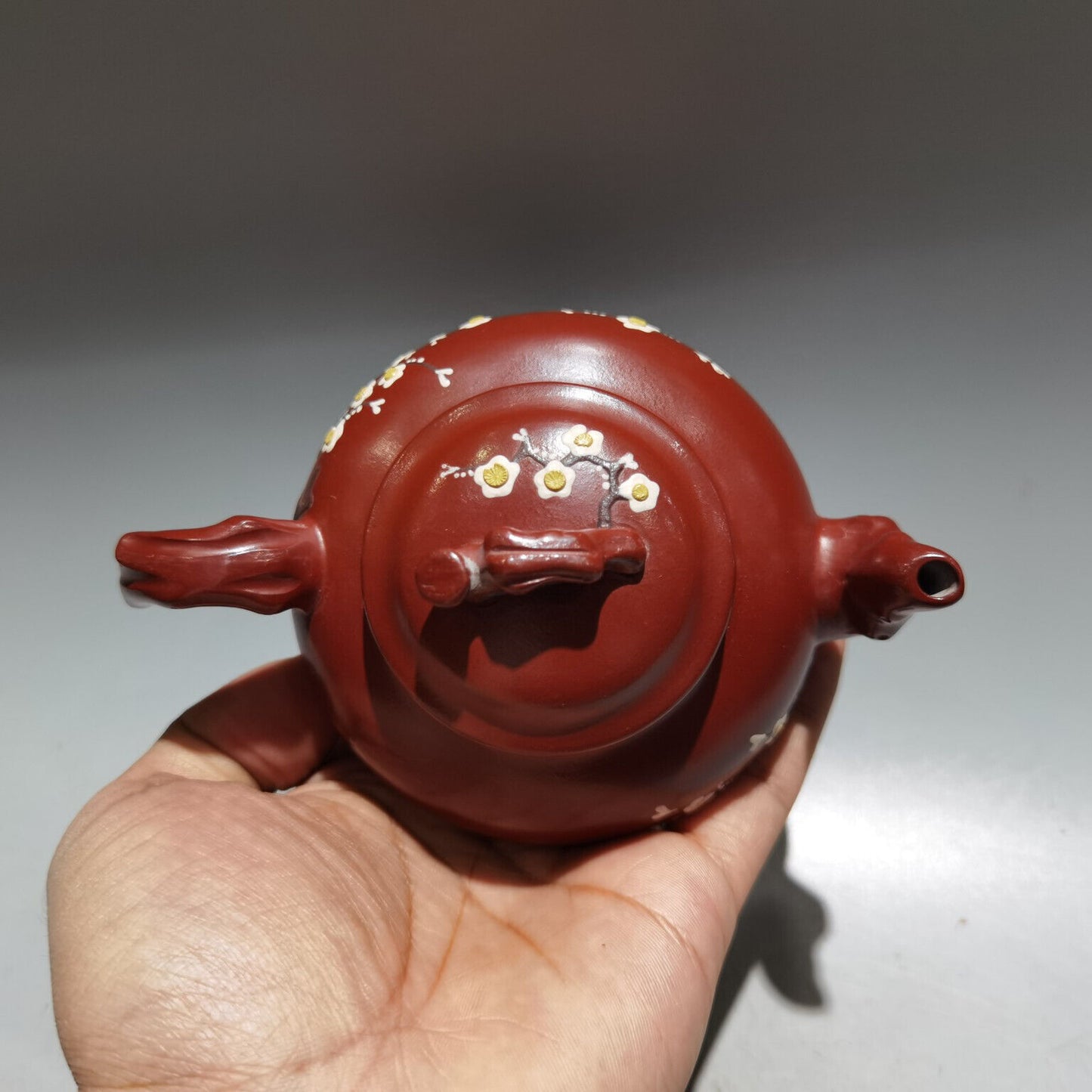 Chinese Yixing Zisha Clay Handmade Exquisite Teapot(报春壶 低款:郝彤彤)