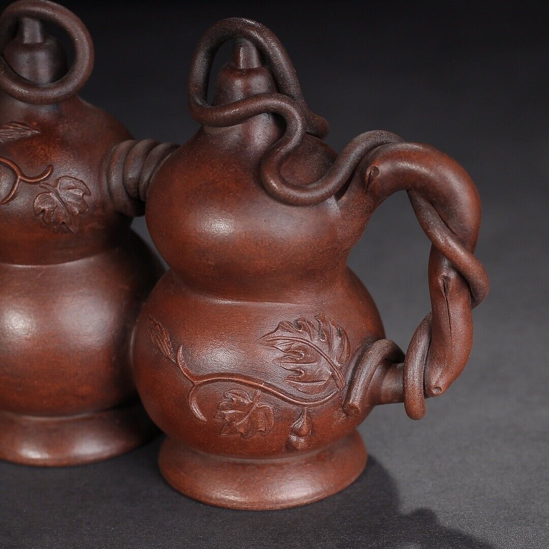 Chinese Yixing Zisha Clay Handmade Exquisite gourd (reverse flow kettle)