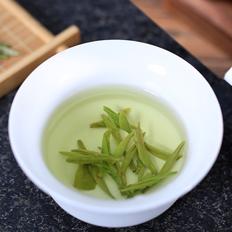 100g 2025 New Tea Longjing Canned Mellow Fresh and Refreshing Spring Tea
