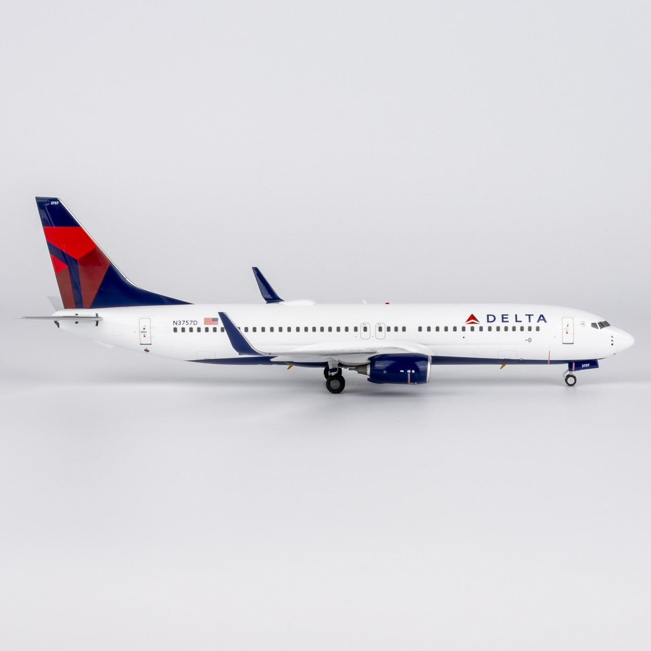1:200 NGmodels Delta Air Lines B737-800 Passenger Diecast Airplane Model