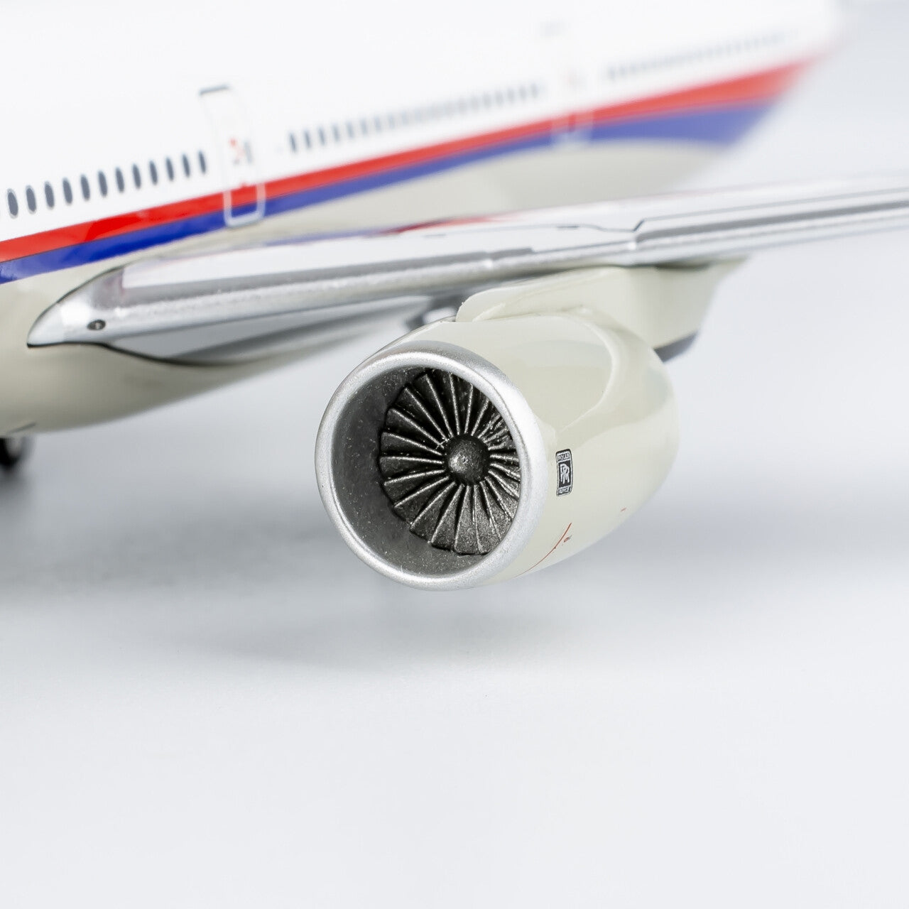 1:400 NG Model Malaysia Airlines BOEING B777-300 Airplane Diecast Aircraft Model