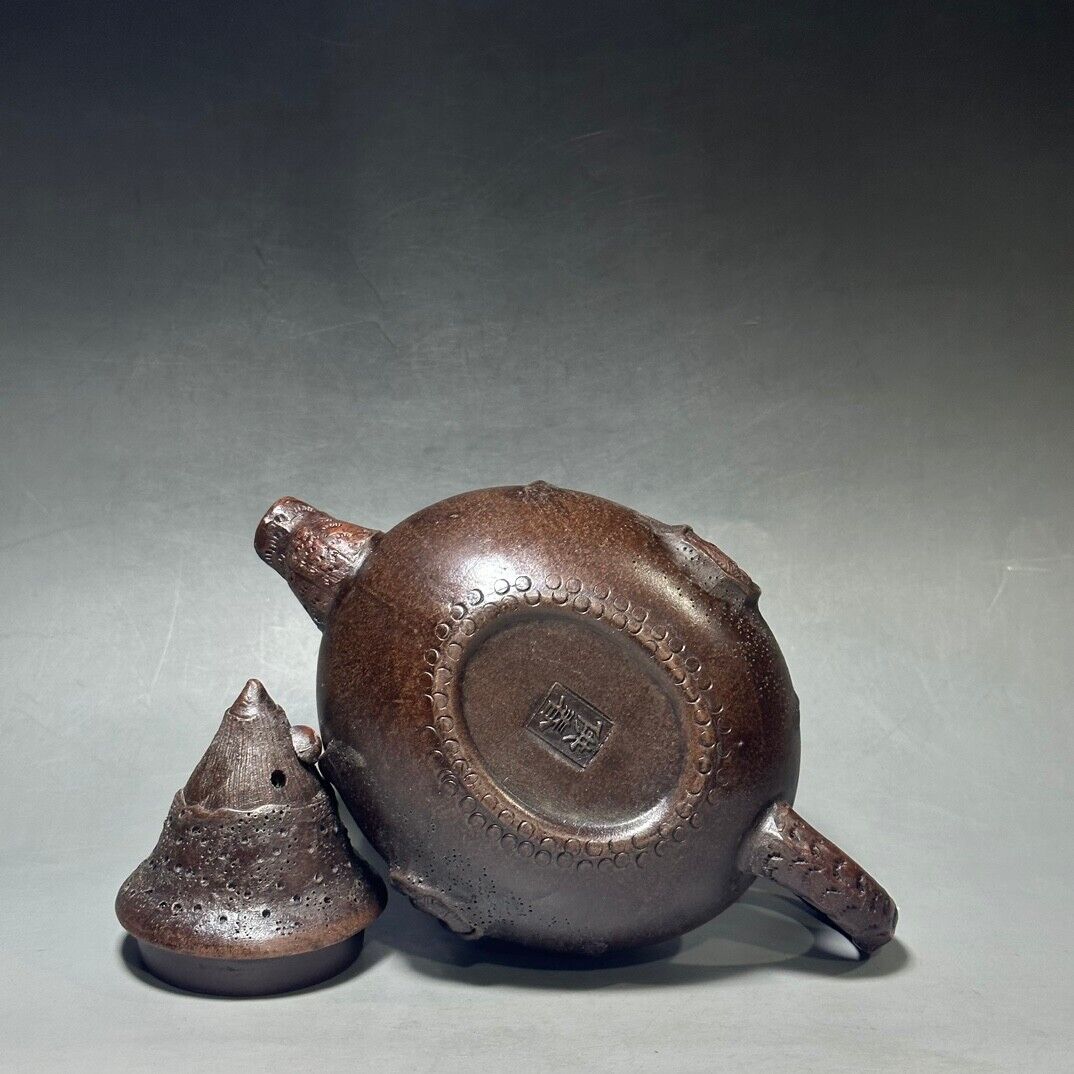 Chinese Yixing Zisha Clay Handmade Exquisite Teapot (籠头竹笋壶 底款:供春)