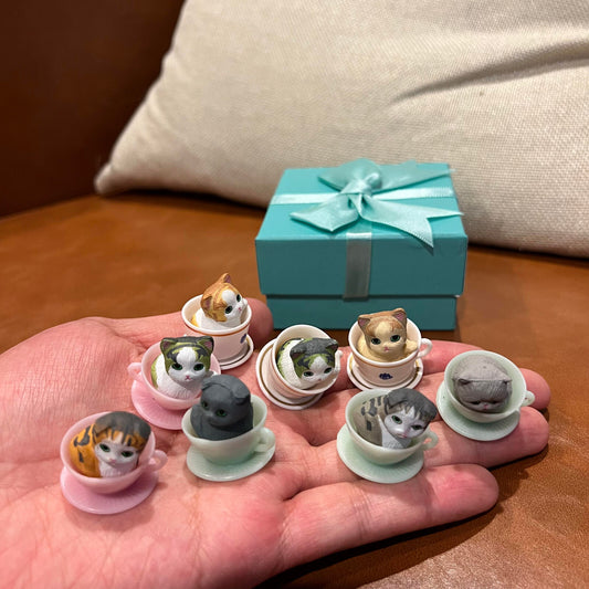 New Cat Statue, Super Cute Cat Model, Tea Cup Cat, Set of 8 Pieces, 0.8 Inches