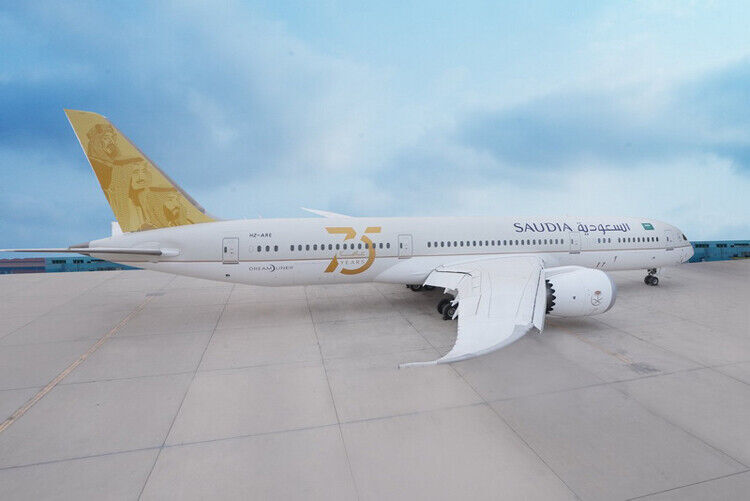 1:400 Phoenix Saudi BOEING 787-9 Passenger Plane Airplane Diecast Aircraft Model