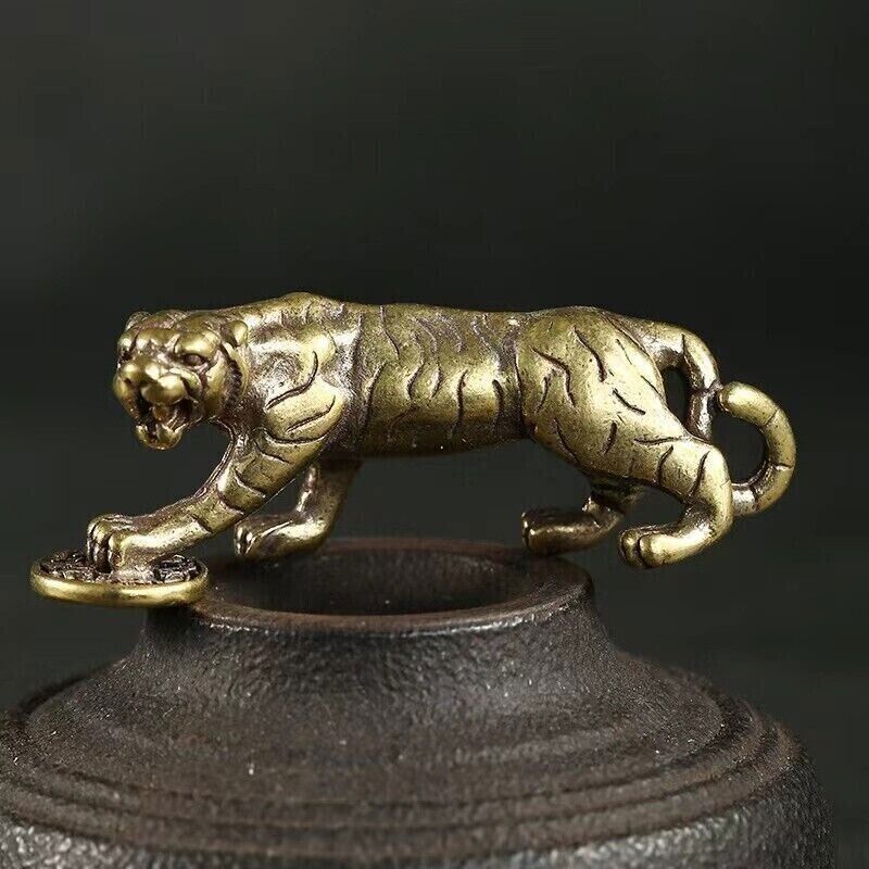 China Fengshui Bronze Copper Zodiac Year Tiger Beast Animal King Pendant Statue