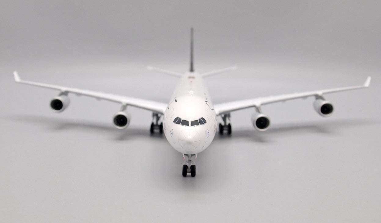 1:200 JC Wings Lufthansa Airbus A340-300 D-AIGV Airplane Diecast Plane Model
