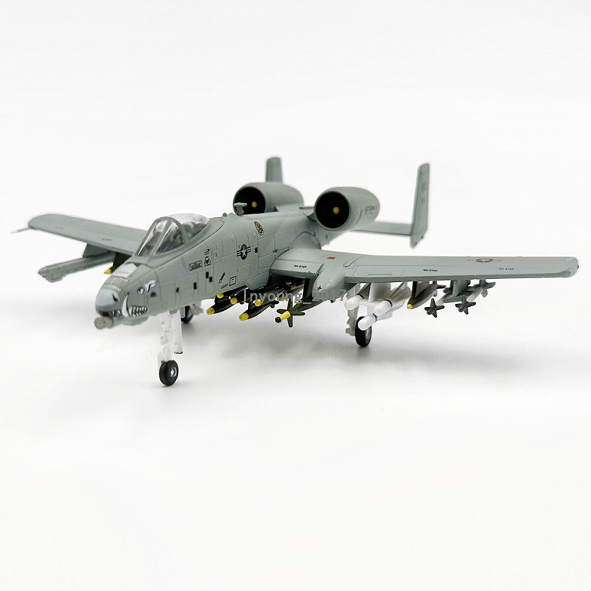 1:100 A-10 Thunderbolt II Warthog Attach Plane Model Diecast Fighter Aircraft