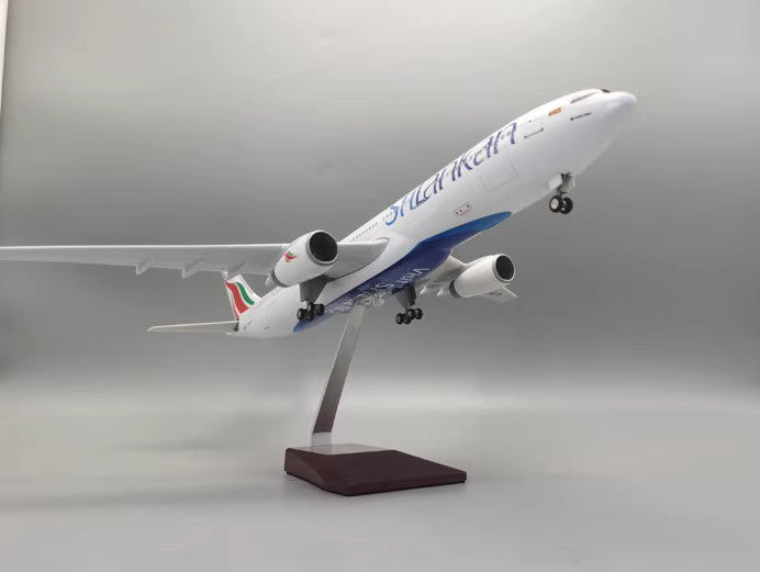 47CM 1:135 SriLankan AIRBUS A330 Passenger Airplane Landing Gears Resin Model