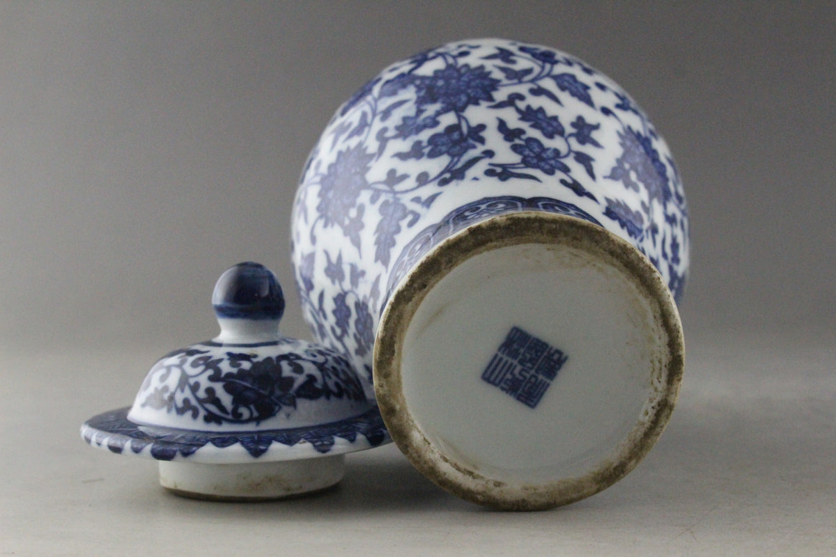 Fine China Hand Painted Flower Blue and White Porcelain Vase & Jar Decoration