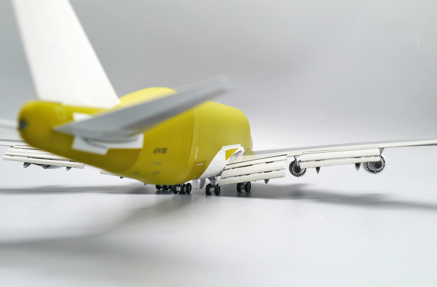 1:200 JC Wings Boeing Factory Plane 747-400 Yellow Livery Diecast Aircraft Model
