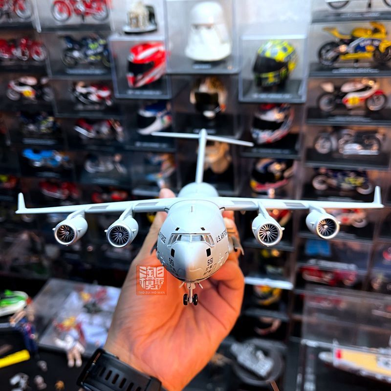 1: 200 Us Boeing C-17 Large Strategic Transport Aircraft Model Alloy Model