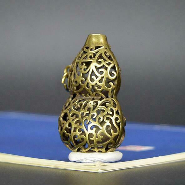 Chinese Pure Brass Gourd Flower Pattern Small Pendant
