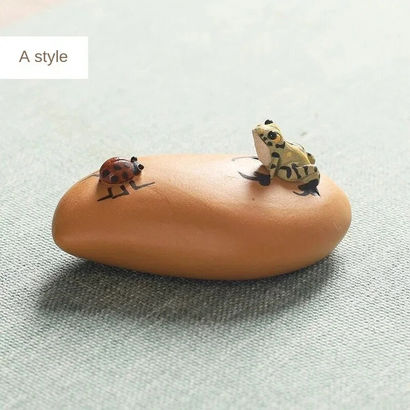 Yixing Purple Sand Tea Pet Water Spray Frog Pumpkin Tea Set Tea Accessories