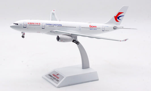 1:200 Aviation CHINA EASTERN AIRBUS A330-200 Passenger Airplane Diecast Model