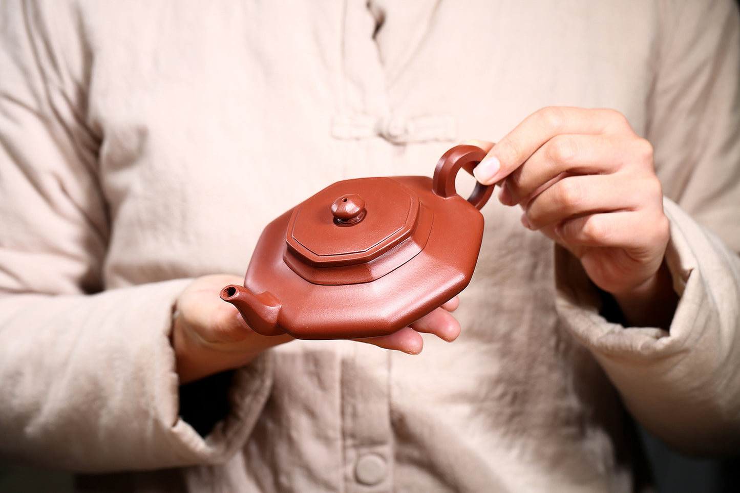 180cc China Yixing Zisha Pottery Clovershrub Clay Handmade Eight Sides Teapot