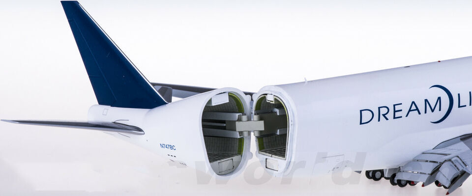1:200 36CM JC Wings DREAM LIFTER BOEING 747-400LCF Passenger Plane Diecast Model