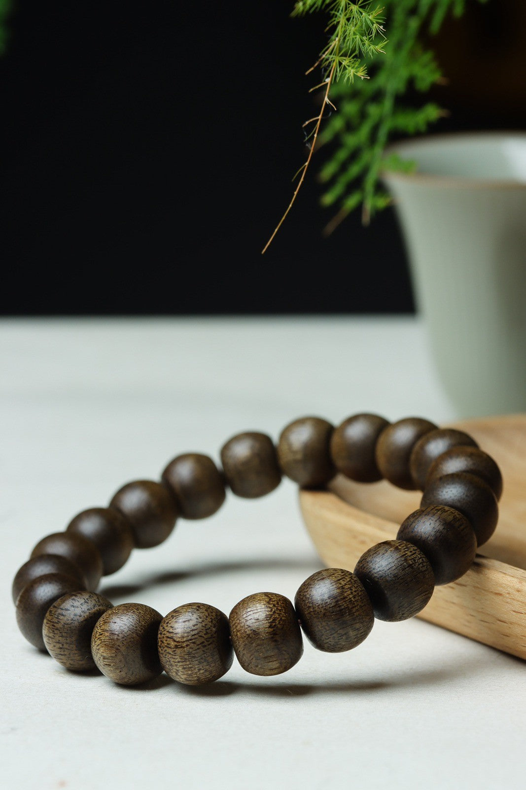 10mm Chinese Natural Eaglewood Handmade Exquisite Bracelets 31187