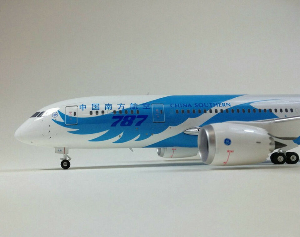 1:400 Phoenix KLM BOEING 777-200 Passenger Aircraft Plane Diecast Airplane Model