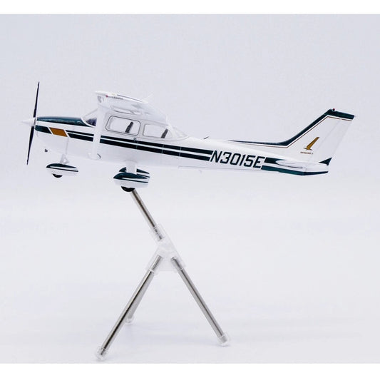 1:400 JC Wings Qantas Cessna 172 N3015E Passenger Airplane Diecast Plane Model