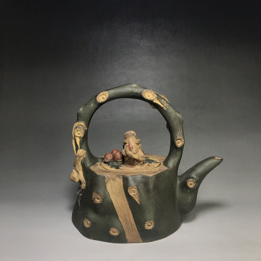 Chinese Yixing Zisha Clay Handmade Exquisite Teapot (五代封侯 底款:陈鸣远)