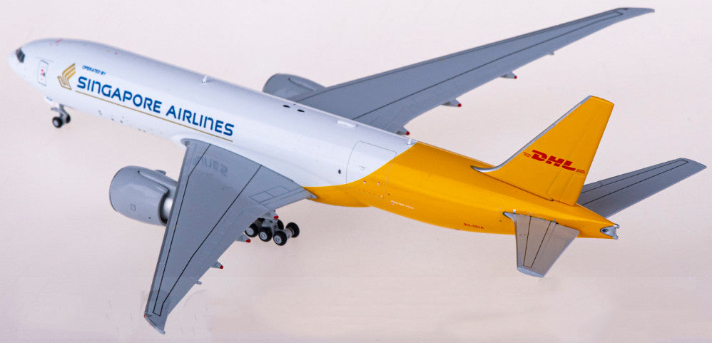 1:400 JC Wings SINGAPORE AIRLINES BOEING 777-200LRF Aircraft Diecast Plane Model