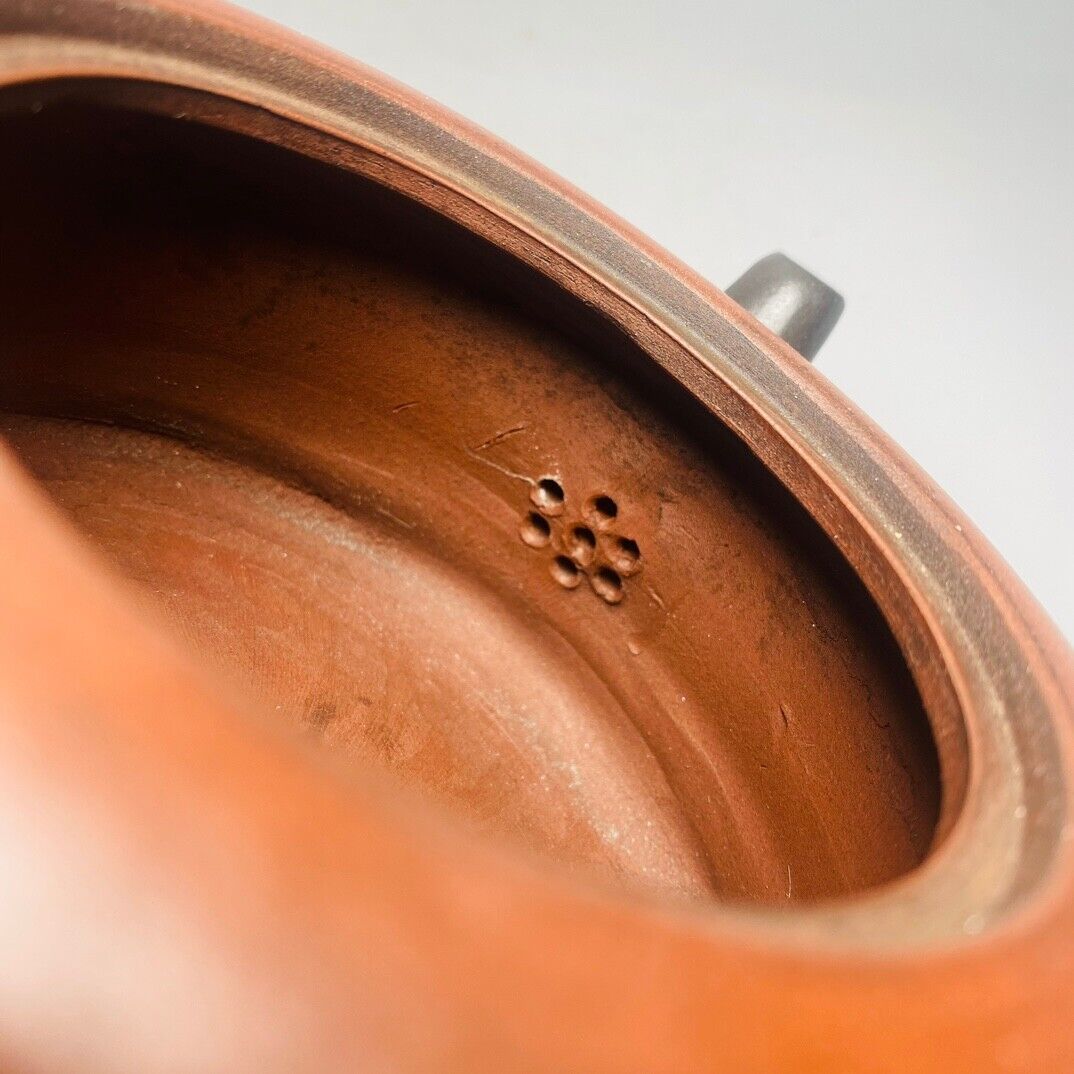Chinese Yixing Zisha Clay Handmade Exquisite Teapot (双色寿桃 底款:汪寅仙)