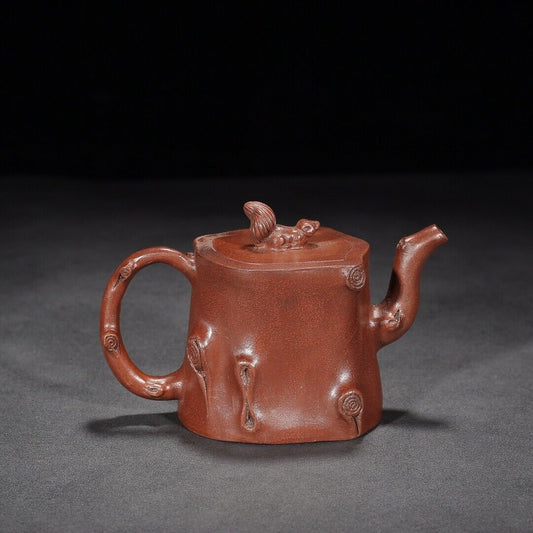 Chinese Yixing Zisha Clay Handmade Exquisite Teapot(松鼠葡萄 底款:杨凤年)