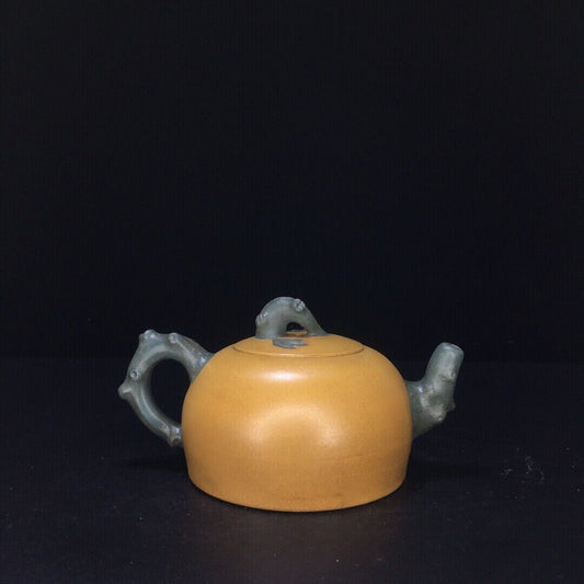 Chinese Yixing Zisha Clay Handmade Exquisite Teapot (半月花壶 底款:蒋蓉)
