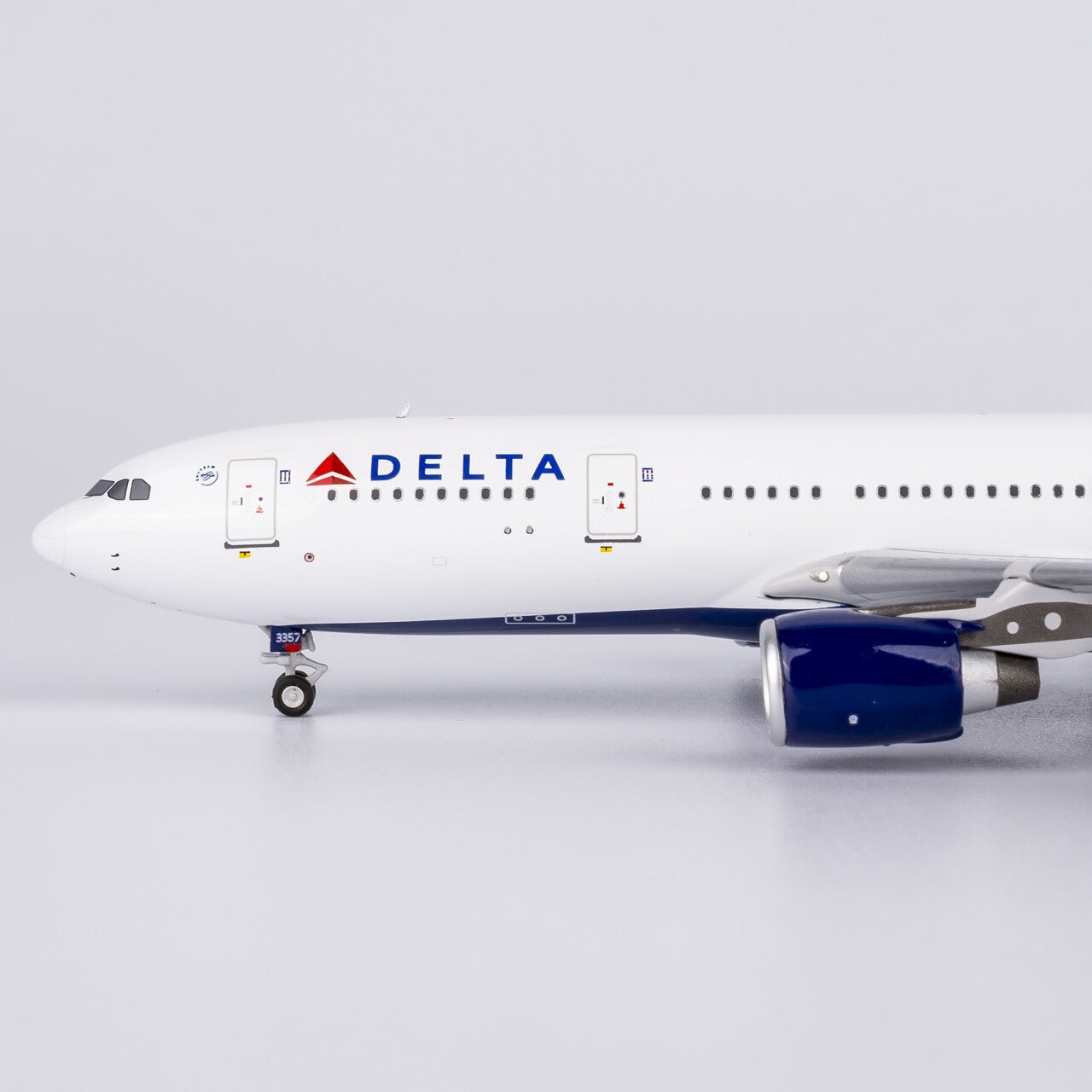 1:400 NG Models Delta Airlines Airbus A330-200 Diecast Aircraft Model N857NW
