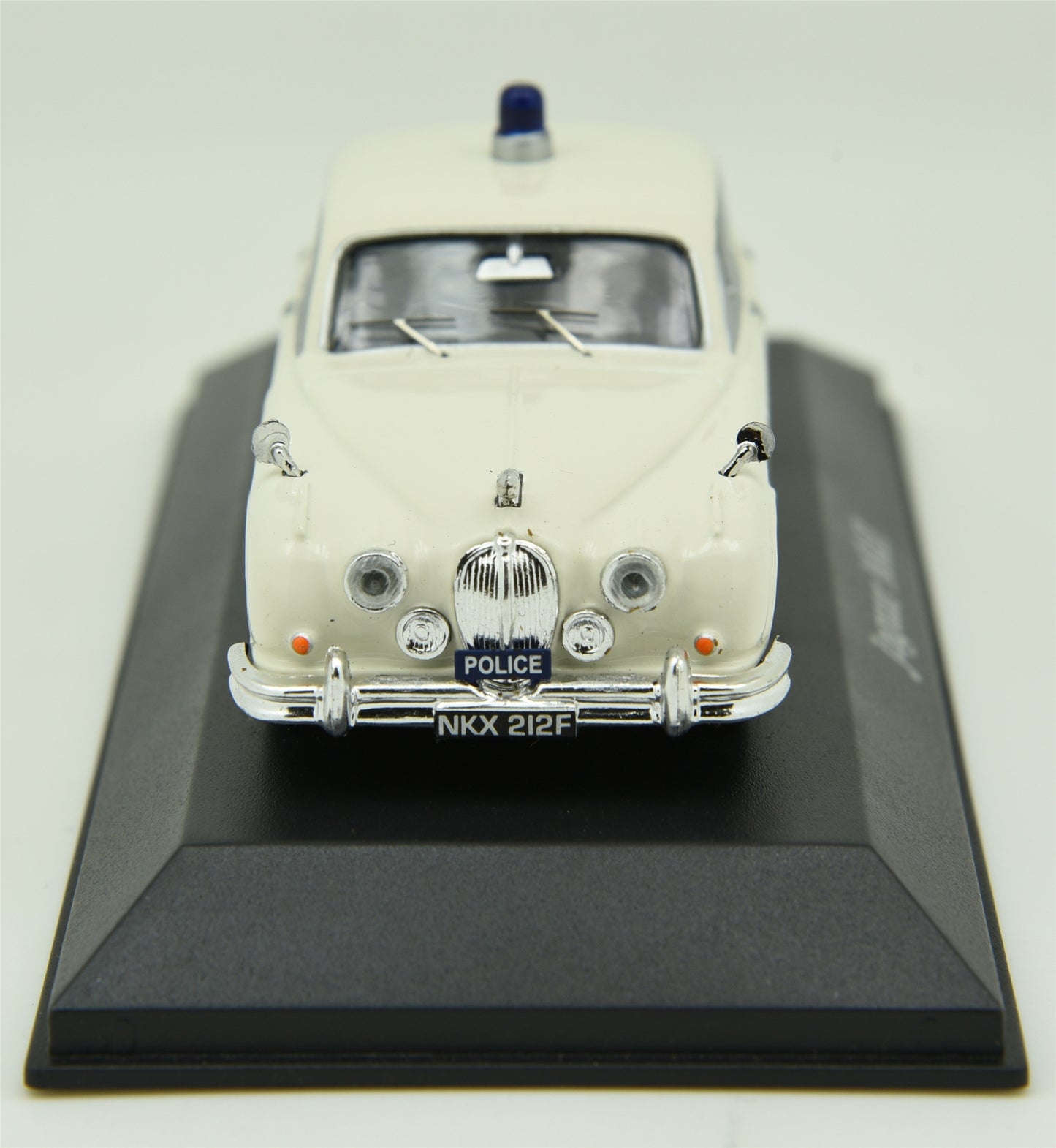 ATLAS 1:43 Jaguar MK2 White Metal British Police Car Model DieCast Model Toy