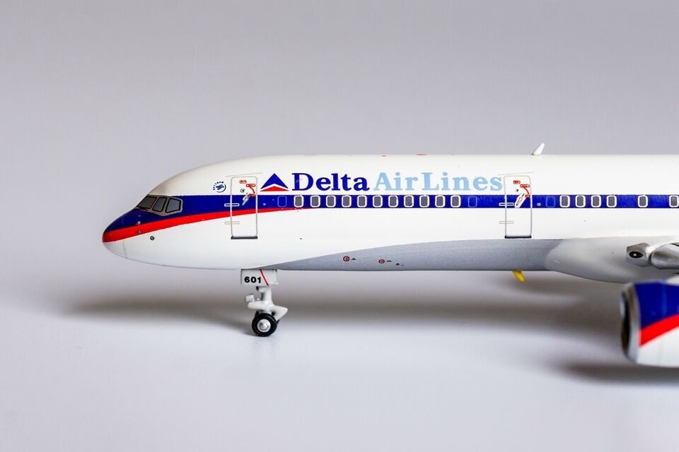 1:400 NG Model Delta Air Lines BOEING 757-200 Passenger Airplane Diecast Model