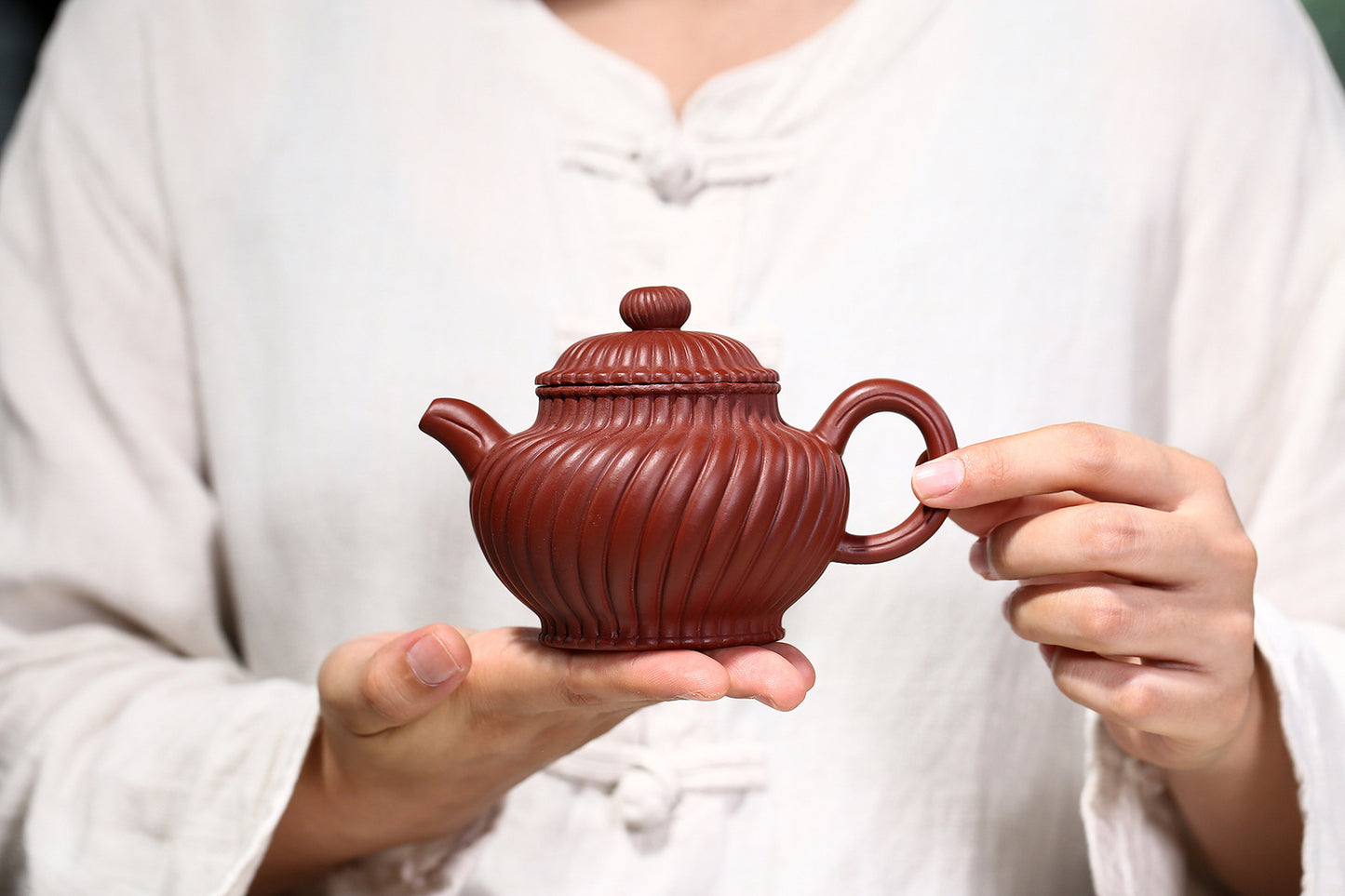 China Yixing Zisha Pottery Clovershrub Clay Handmade Tendon Grain Teapot