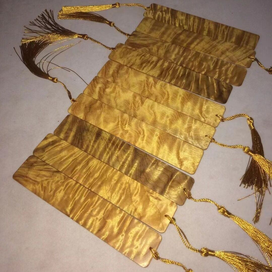 Golden Phoebe Water Wave Grain Bookmark 14cm
