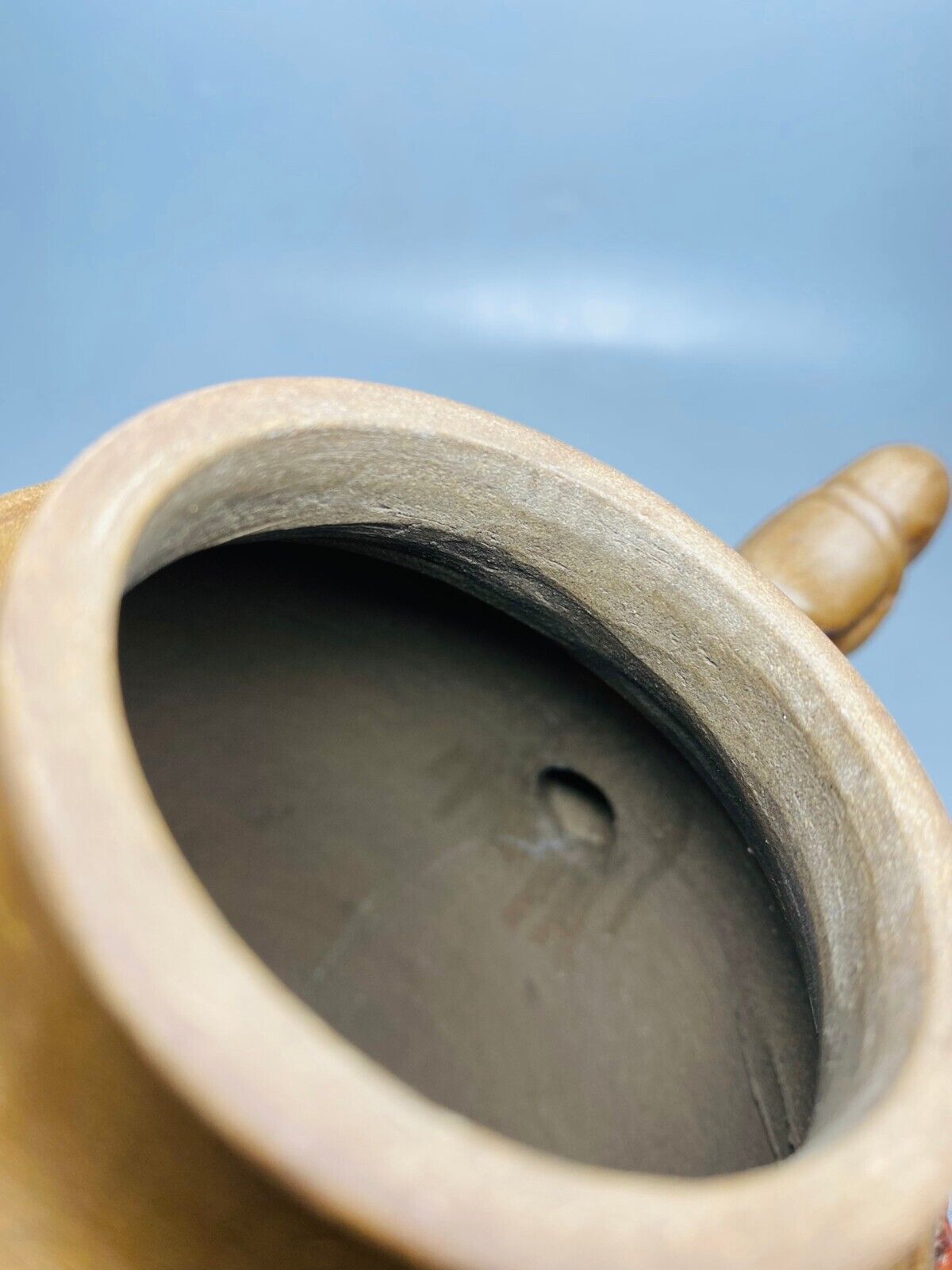 Chinese Yixing Zisha Clay Handmade Exquisite Teapot (龙凤 底款:陈鸣远)