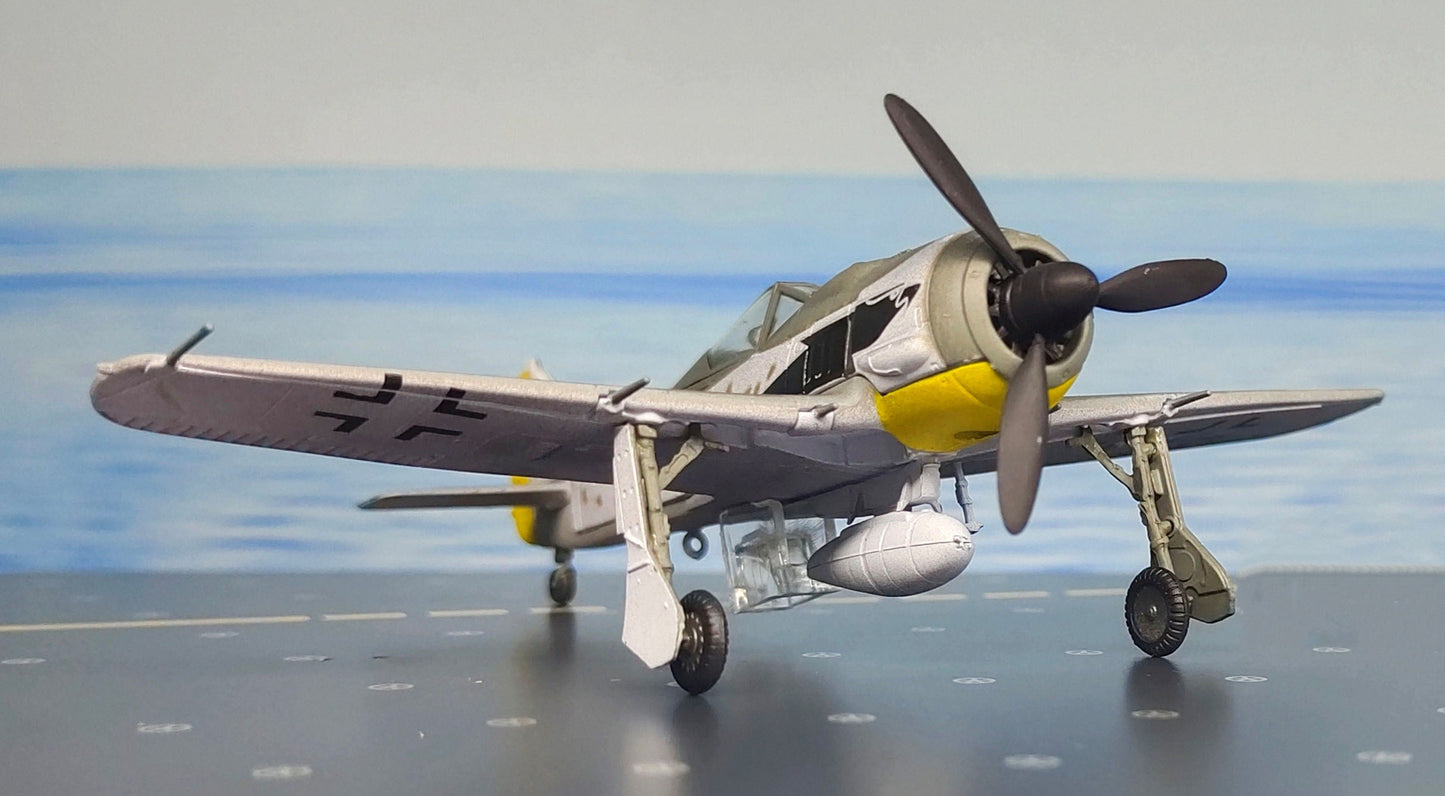 FLOZ Germany 1945 Focke-Wulf FW 190A-8 1/72 DIECAST MODEL AIRCRAFT